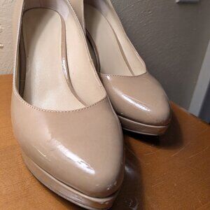 Nine West Nude Heels, Some Damage but still in good shape, Size 9